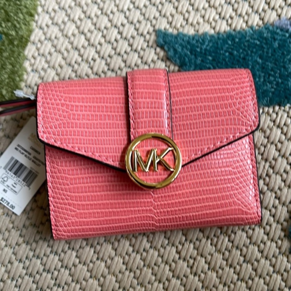 MICHAEL KORS CARMEN MEDIUM FLAP LOGO BIFOLD WALLET GRAPEFRUIT